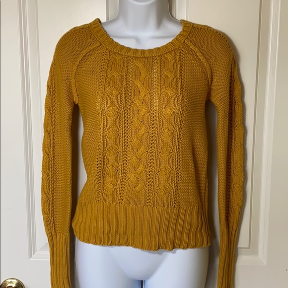 🌸(2/$15) Knitted Sweater - Picture 1 of 4